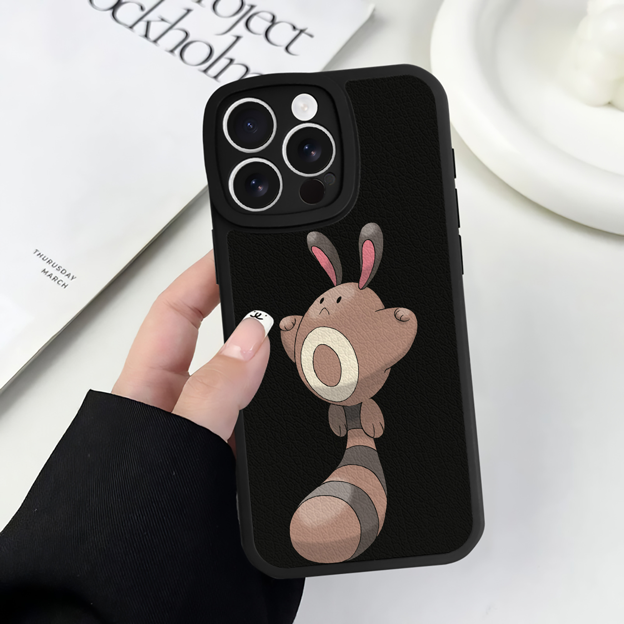 （画像用） ポケットモンスター Pokémon 【iPhone 16シリーズ対応】シリコンスマホケース（レザー調） 材質：シリコン